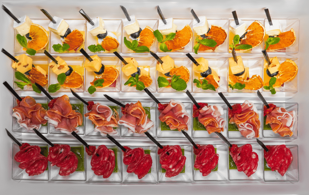 Антипасті на шпажках